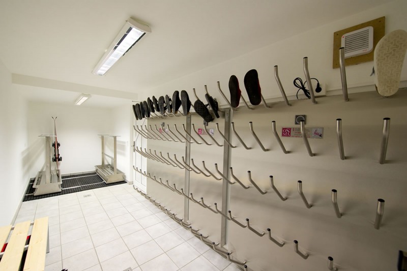 In-house ski and boot room with heating elements 